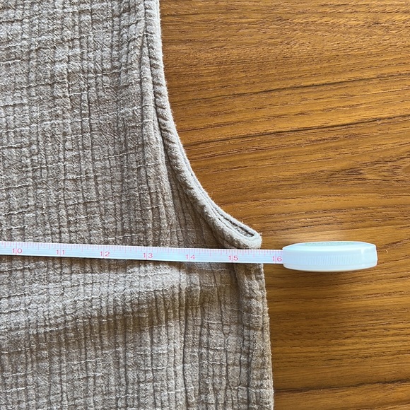 Linen, loose fitting, taupe jumper. - Picture 4 of 4